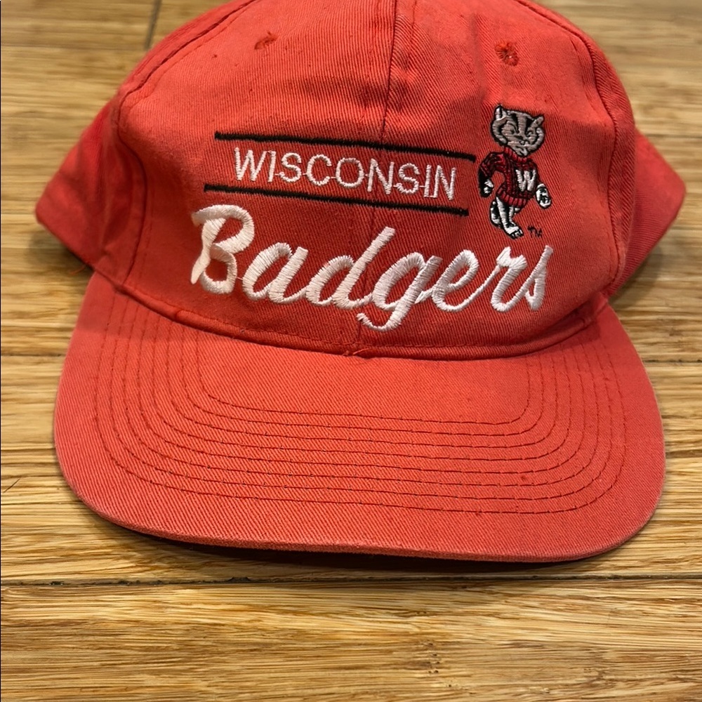 Vintage Annco Wisconsin Badgers Red Snap Back Cap.